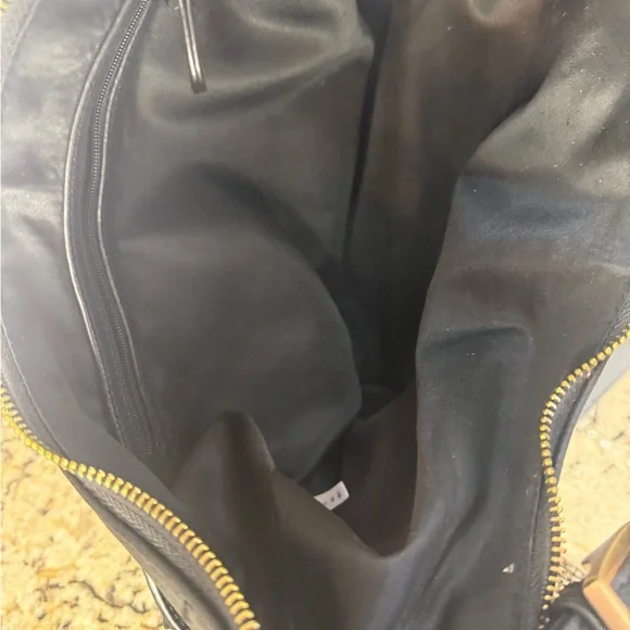 NWOT Fiorelli Izzie Shoulder Bag - Stylish & Functional Handbag - Picture 11 of 11